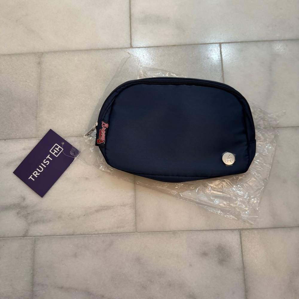 Atlanta Braves Belt Bag. NWT.